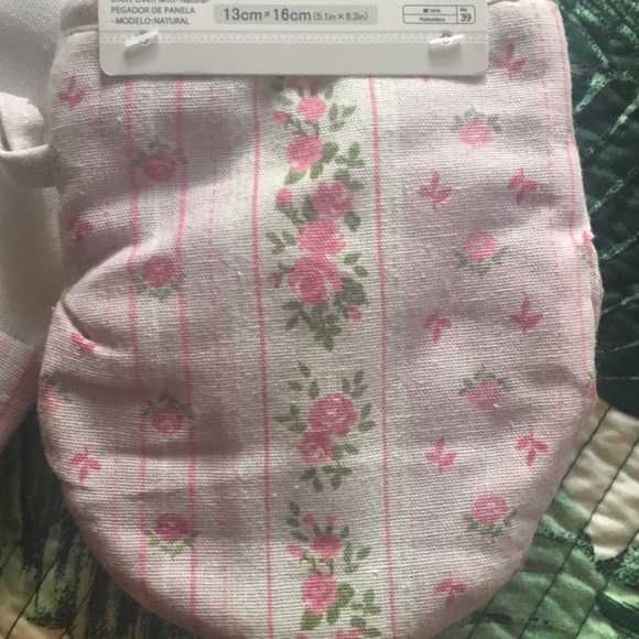 NW PINK ROSES APRON AND MITT SET - Picture 2 of 8